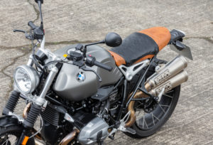 車体デザインを崩さない設計