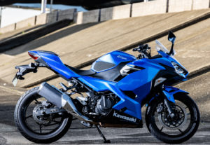 Ninja250（ニンジャ250）　Ninja400（ニンジャ400）専用タンクパッド