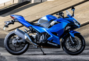 Ninja250（ニンジャ250）　Ninja400（ニンジャ400）専用タンクパッド