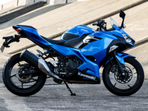 Ninja250（ニンジャ250）　Ninja400（ニンジャ400）専用タンクパッド