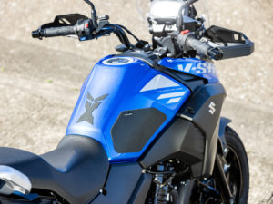 Vストローム（V-Strom250）専用のタンクパッド