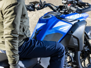 Vストローム（V-Strom250）専用のタンクパッド